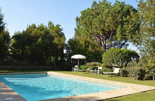 Compignano Villa | Stunning private villa for 4 people with WIFI, pool, TV, patio and panoramic view, close to Lucca