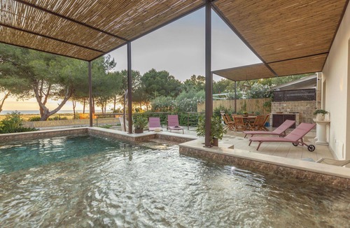 Nardo Villa | Stunning private villa for 5 people with A/C, private pool, WIFI, TV, patio and pets allowed