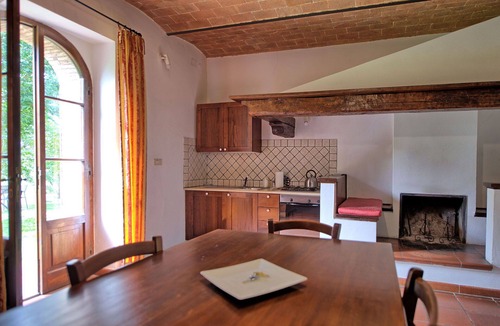 Cetona Villa | Stunning private villa for 20 people with WIFI, private pool, A/C, TV, patio and panoramic view