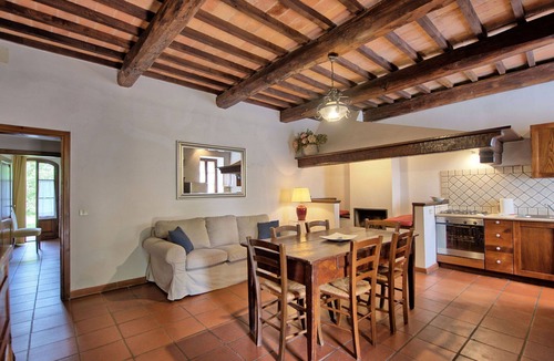 Cetona Villa | Stunning private villa for 20 people with WIFI, private pool, A/C, TV, patio and panoramic view