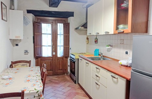 Pieve di Chio Villa | Stunning private villa for 8 guests with WIFI, private pool, patio and pets allowed