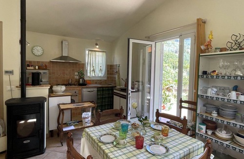 Costa dʼOneglia House | Stunning private villa for 4 guests with WIFI, A/C, TV, patio and pets allowed