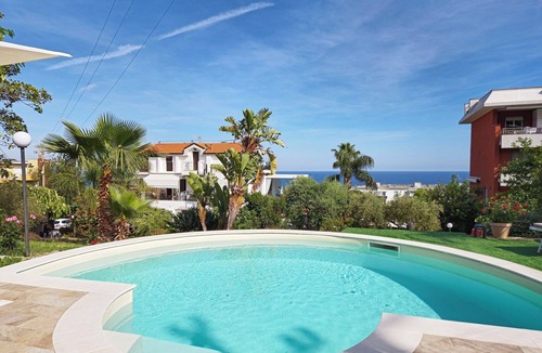 Sanremo Villa | Stunning private villa for 6 guests with A/C, private pool, WIFI, TV and terrace