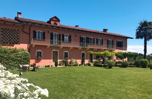 Soglio Villa | Stunning private villa for 14 guests with A/C, WIFI, private pool, TV, patio and panoramic view