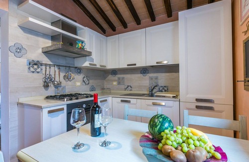 Monteroni d'Arbia House | Stunning villa for 4 people with WIFI, A/C, pool, TV, patio, pets allowed and panoramic view