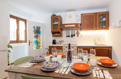 Valtellina Apartment | Stunning villa for 7 guests with WIFI, TV, balcony and pets allowed