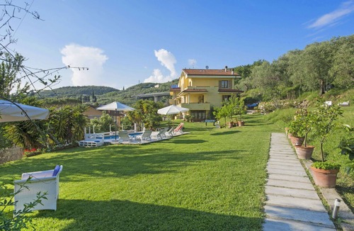 Massarosa House | Stunning villa with private pool, WIFI, TV, terrace and pets allowed, close to Viareggio