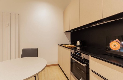 Casoretto Apartment | Stylish 48m2 apartment, able to accommodate up to 2 people, located in the basement (steps to access).The property is located in the Casoretto district, just a 7-minute walk from the M2 Udine metro stop, in a residential area equipped with all comforts.
