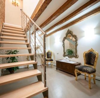 Molina House | Stylish & Cozy Venetian House