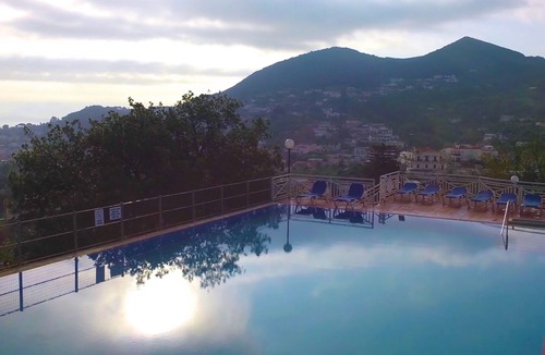 Casamicciola Terme House | Suisse Thermal Village