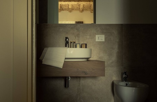 Vicenza Other | Suite-Deluxe-Ensuite with Shower-Courtyard view-Nogara