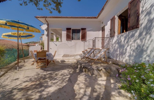 Pomonte Apartment | Sunset Goelba - where the rock meets the sea