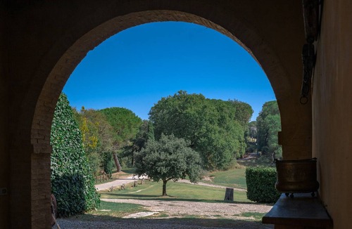 Buonconvento House | The Real Tuscany great for families and friends.
