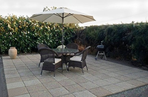 Albenga Apartment | Thyme and Lavender apartment 5 minutes from the sea surrounded by greenery in the countryside
