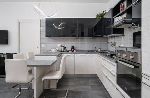 Crescenzago Apartment | Toscanelli bright Apartment close to San Raffaele Hospital