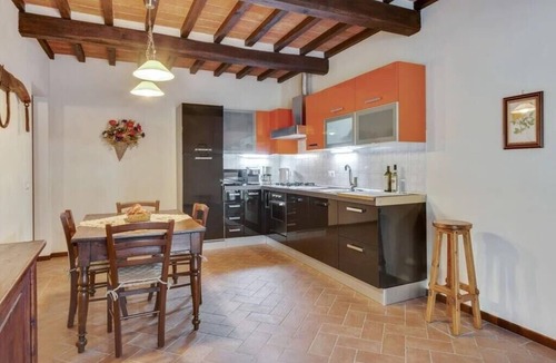 Lucardo House | Tuscan Farmhouse with Private Pool & Chianti Vineyard Views - 3 Bedr + AC