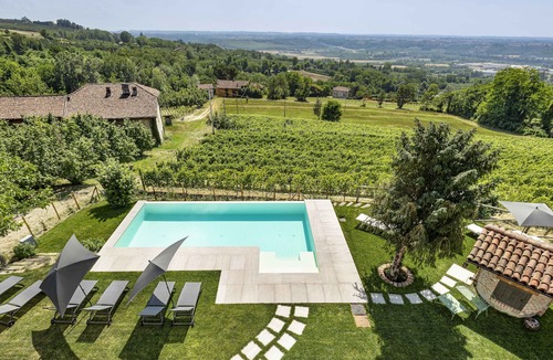 La Morra House | Two-room apartment 6 in an ancient country villa with swimming pool - 50m in the Barolo area