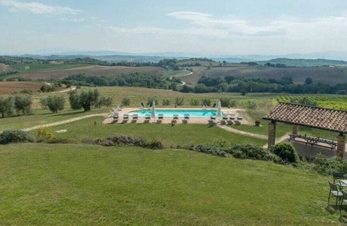 Compignano Apartment | Ulisse Apartment at Il Casale di Ceci - Organic Estate in Umbria
