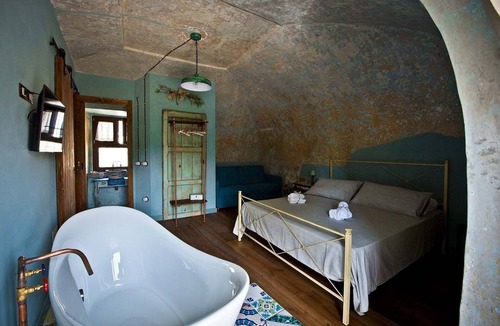 Dragonea Bed & Breakfast | Una Volta B&B – 16th Century Historic Residence