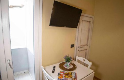 Oltrarno Apartment | Valia Florence Pitti 3