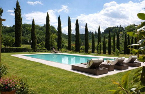 Laterina House | Villa with pool, gym, pond and panoramic views
