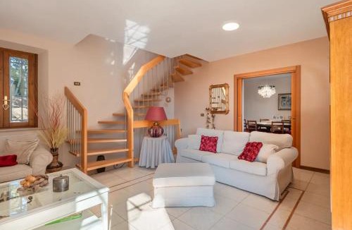 Serravalle Pistoiese House | Villa Adora Holiday Home