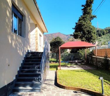 Levanto Apartment | VILLA All'ombra del Cedro