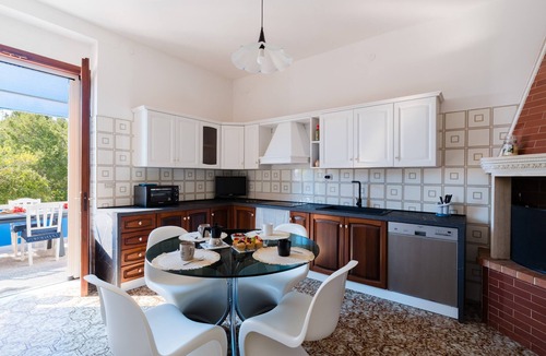 Marina di Mancaversa Villa | Villa 'Arsoniae Casa Vacanze' with Sea View, Wi-Fi and Air Conditioning