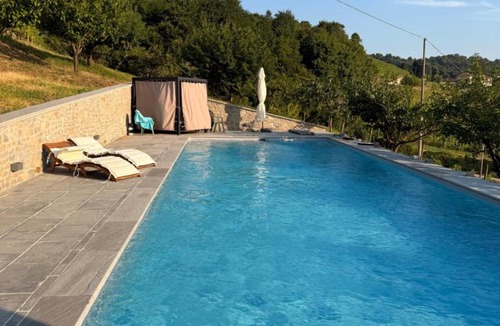 Cossano Belbo Apartment | Villa Belpoggio Langhe Wine Country 15m pool High-Speed WiFi