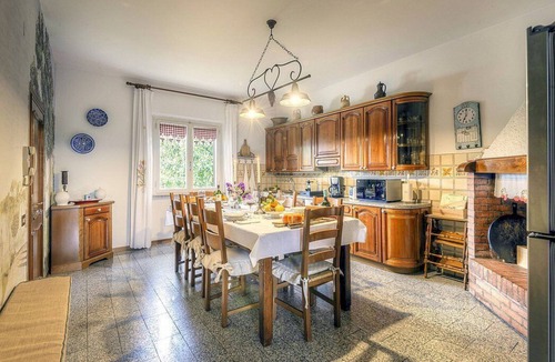 San Gimignano Apartment | Villa Bruma Piccola: A welcoming two-story apartment that is part of a villa surrounded by meadows and by green hills, with Free WI-FI.