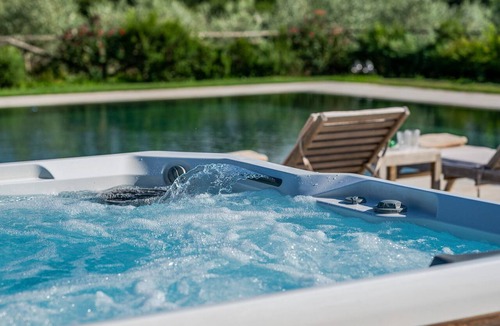 Massa e Cozzile Villa | Villa Buggia - Six Bedroom Villa, Sleeps 12