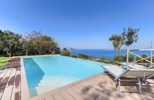 Sant'Agata sui Due Golfi Villa | Villa Caprisa: An elegant and welcoming two-story villa located on a hillside, facing the sea, with Free WI-FI.