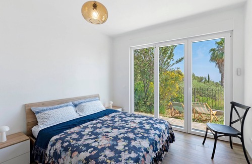 Cipressa Villa | Villa 'Casablanca' with Sea View, Wi-Fi and Air Conditioning
