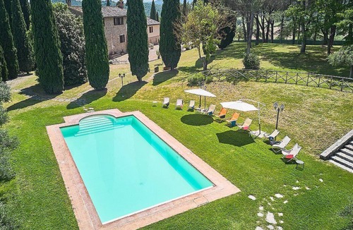 Agello Villa | Villa Cataldo: A characteristic and welcoming three-story ancient house situated a few miles from the shores of Lake Trasimeno, with Free WI-FI.