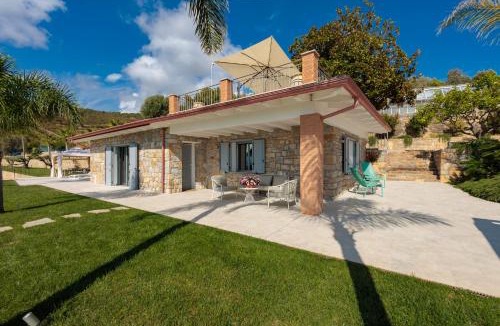 Bordighera Villa | Villa Chloé by Le Case di Tati