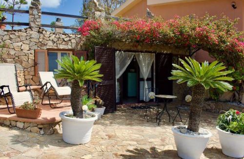 Osseddu House | Villa con Splendido Giardino e Vista Mare a Osseddu - Olbia