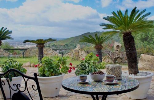 Osseddu House | Villa con Splendido Giardino e Vista Mare a Osseddu - Olbia