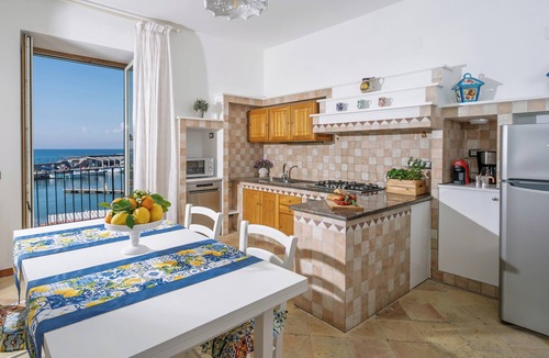 Vico Equense Villa | Villa de Luca - terrace with jacuzzi by the sea
