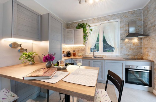 Rezza House | Villa 'Due Ulivi' with Private Terrace, Private Garden and Wi-Fi