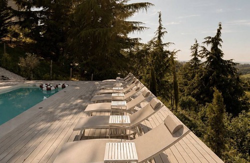 Mornico Losana Villa | Villa Eleonora Italia, a luxurious, spacious private vacation villa