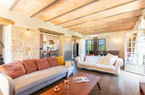 San Casciano dei Bagni Villa | Villa Florea I Modern Design with Gym and Private Pool