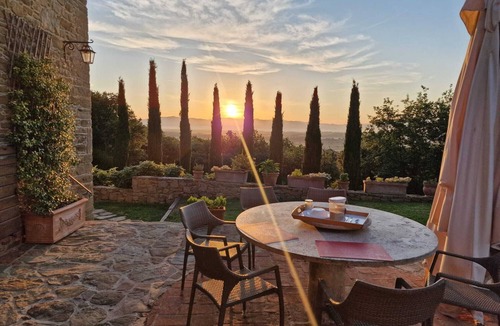 Monte San Savino Villa | Villa for 10 people with swimming pool in a magnificent Tuscan estate