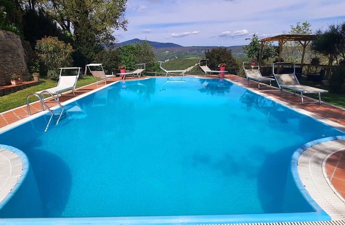Il Poggio Villa | Villa for 28 with Pool