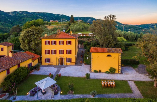 Massa e Cozzile House | Villa Gialla 12 people. Pool PROMOTED BY WEEKHOMES COM