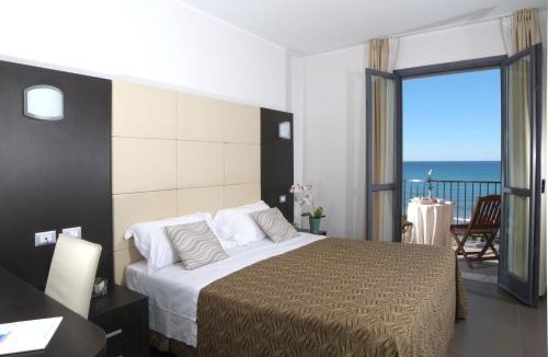 Diano Marina Hotel | Villa Gioiosa