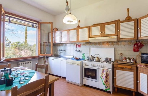 Colle di Val d'Elsa Villa | Villa in Colle Di Val D'elsa with 3 bedrooms sleeps 6