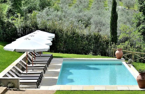 Barberino Val d'Elsa Villa | Villa in Linari with 6 bedrooms sleeps 14
