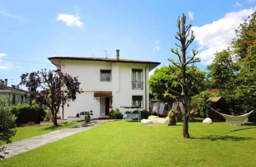 Piano di Conca Villa | Villa Sophia - hillside oasis with beach access included in Viareggio