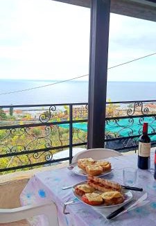 Santo Stefano al Mare House | VILLA LETIZIA, posteggio privato e terrazza panoramica