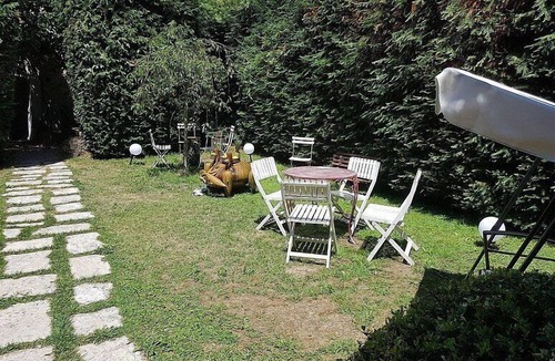 Finalborgo House | Villa Malvina E: A welcoming apartment that is part of an ancient historic building, with Free WI-FI.